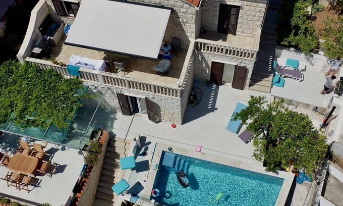Sumartin Villa | Beach House - Heated Pool (complete Villa)