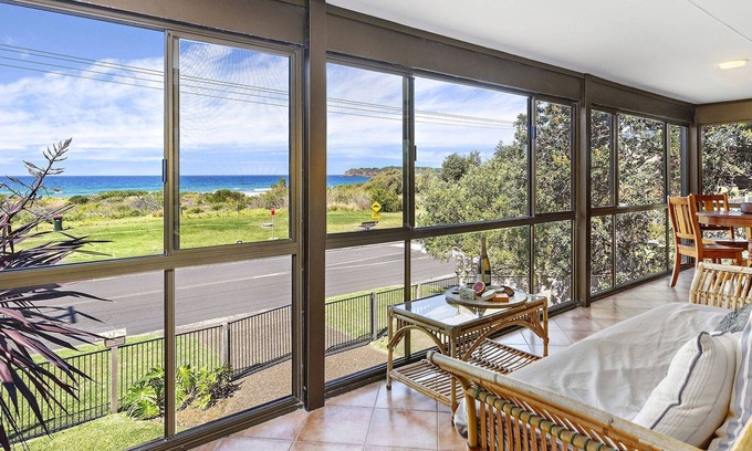 Kiama Downs House | Beach House on Jones Beach