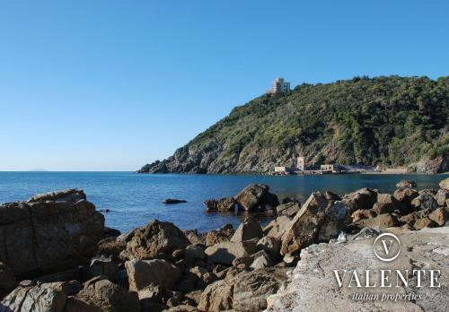 Quercianella House | Beach house with garden