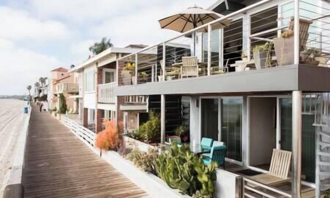 Peninsula House | Beach & Oceanfront Oasis