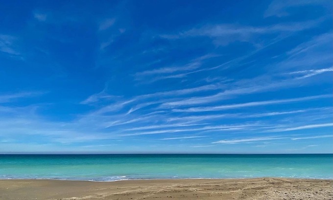 Fort Pierce Villa | Beach paradise found! “Heavenly Views” 1/1 villa steps away from beach and pool.