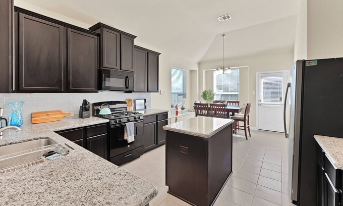 Santa Fe House | Beach Resort in Lago Mar 20 min from Galveston!