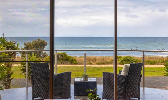 St Leonards House | Beach Retreat