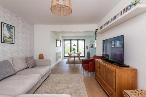 Swalecliffe House | Beach Retreat