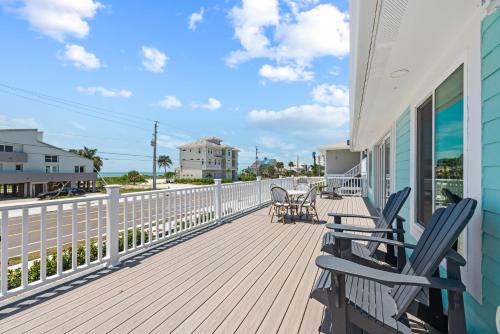 Laguna Shores Apartment | Beach view Pool Home