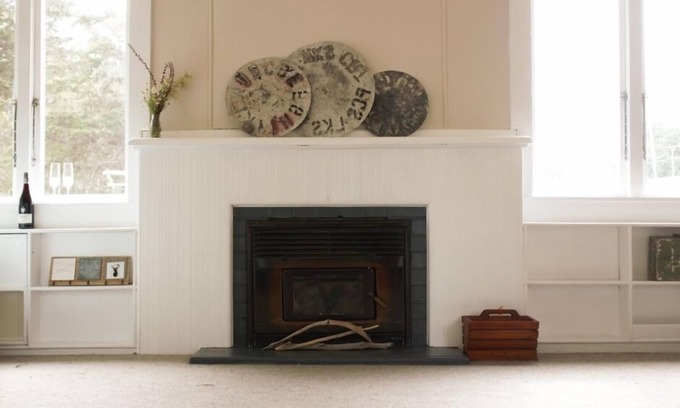 Wallingford Cottage | Beach & village a stone throw away! Or a 2min walk to Wallingford Homestead!