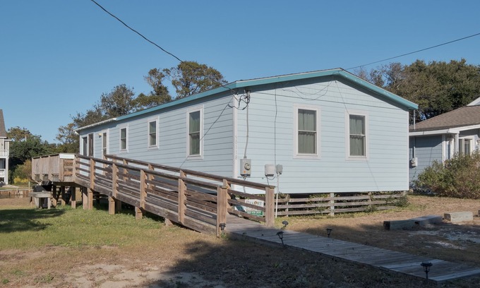 Brigands' Bay House | Beacham Cottage | Canalfront | Frisco | Sleeps 6