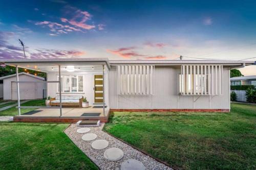 Torquay House | BeachBox - Stones Throw From The Beach