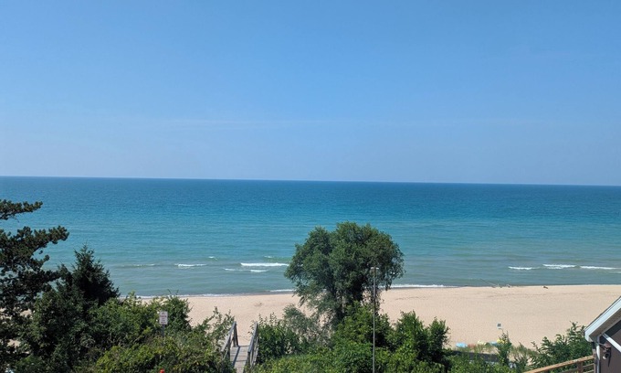 Porter Beach Apartment | Beachbum's Beachfront 1-bedroom apartment steps from Lake Michigan/Dunes