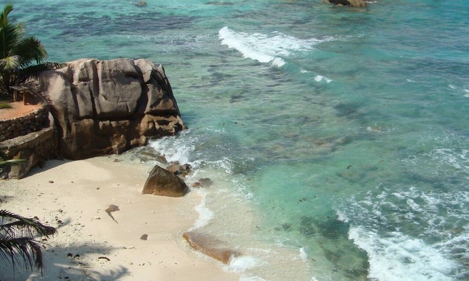 Praslin Island Villa | Beachfront Creole villa with incredible ocean views and private plunge pool