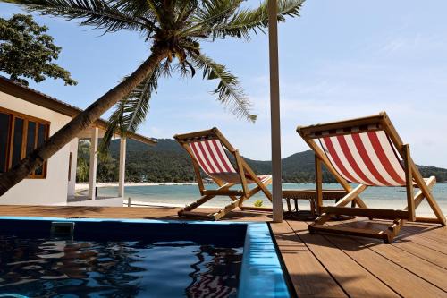 Chaloklum Villa | Beachfront 2BR Villa w Private Pool