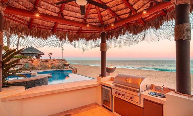 Buzzards House | Beachfront 3BD Villa with Private Pool