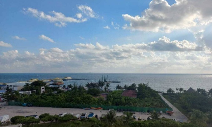 Puerto Juarez Apartment | Beachfront apartment Cancun next to Isla Mujeres C-601