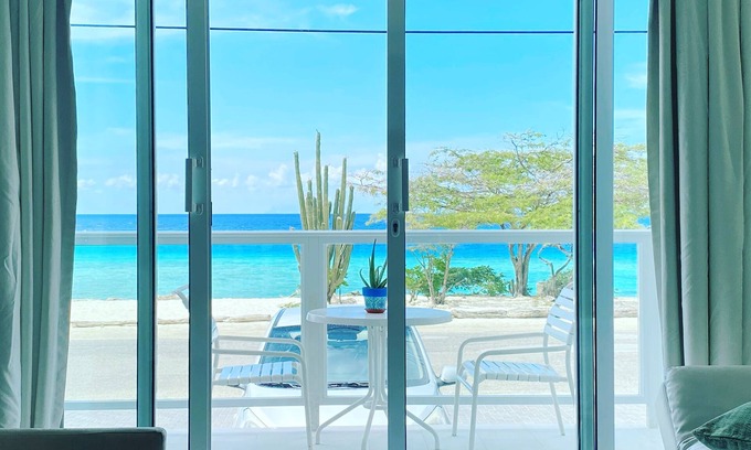 Pos Chiquito Apartment | Beachfront Bella Horizonte 1