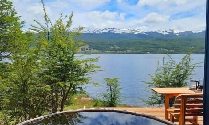 Coyhaique Cabin | Beachfront Cabin & Bathtub