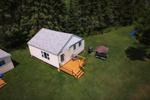 Magnetawan House | Beachfront Cottage #2- Maijac Resort & Marina