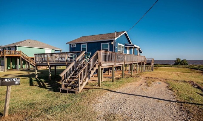 Cedar Lane House | Beachfront Cottage on Sargent Beach
