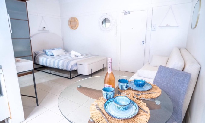 Sydney House | Beachfront Escape Studio