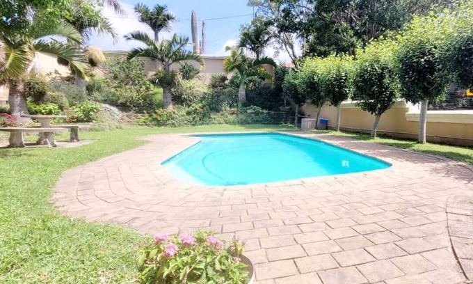 Shelly Beach Apartment | Beachfront family apartment