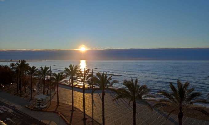 Calafell Apartment | BEACHFRONT FOR 8 PEOPLE