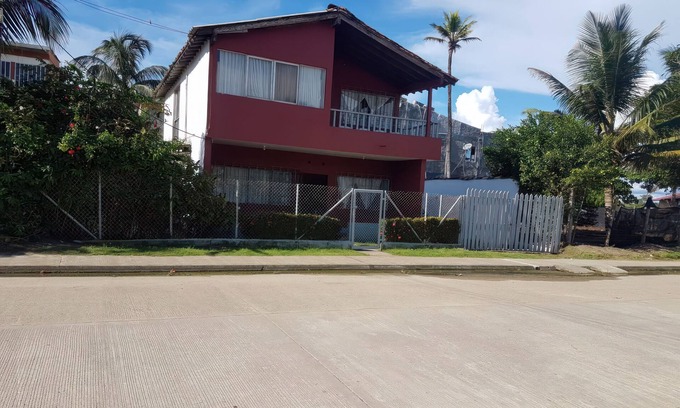 Necocli House | Beachfront house with air conditioning in Necoclí
