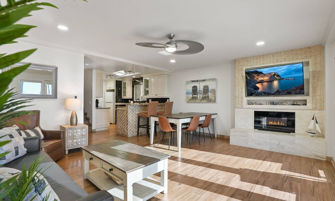 West Newport House | Beachfront on Boardwalk | Ocean Views | Private Patio | Steps to Sand & Pier | Pet-Friendly