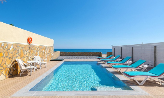 Plimmiri Villa | beachfront pool villa Cottage
