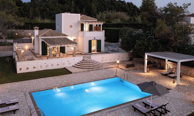 Sidari Villa | Beachfront Villa