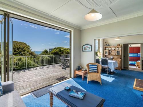 Riverton House | Beachhouse View