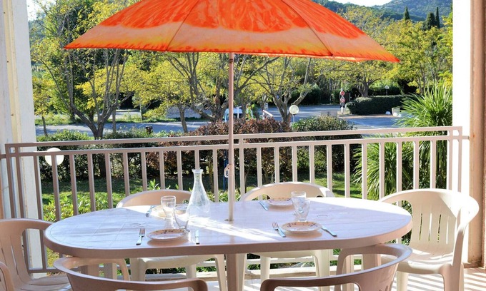 Cavaliere Beach Apartment | Beachside 2-Room Apartment with Terrace and Parking, Sleeps 6 - Le Lavandou
