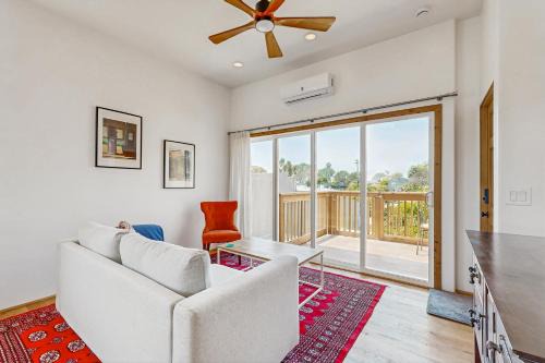 Del Mar Heights House | Beachwalk Bungalow