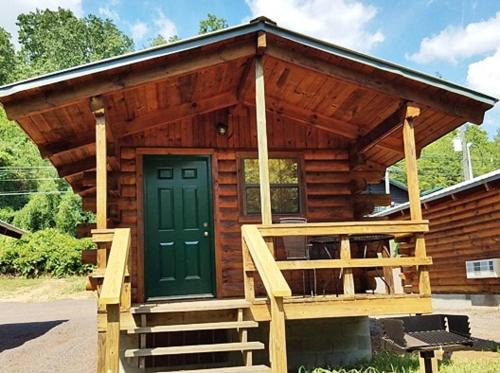 Tellico Plains House | Bear Track on Tellico River