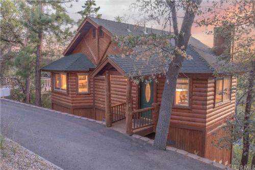 Upper Moonridge House | Bearadise Retreat