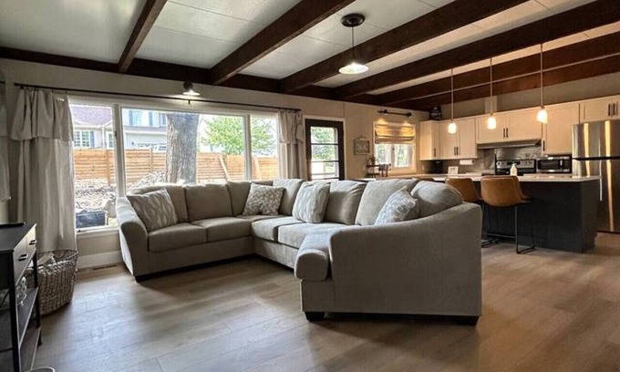 Maryville House | Bearcat BNB Next to Campus