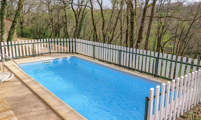 Blanquefort-sur-Briolance House | Beautiful private villa for 4 guests with private pool, WIFI, TV, terrace, pets allowed and park.