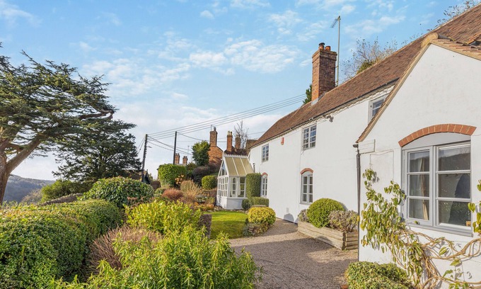Ironbridge House | Beau View Cottage - Three Bedroom House, Sleeps 5