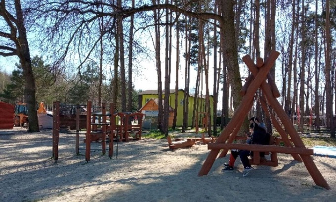 Hradec Kralove House | Beautiful apartment in villa for 12 people with WIFI, TV, patio, pets allowed and parking