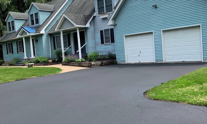 Clinton House | Beautiful 2,900 SqFt 3B Clinton home, Close to Hamilton College, TS Casino