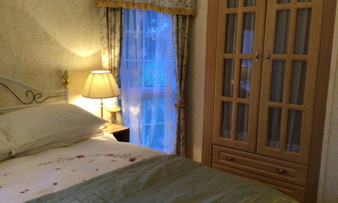Grade Apartment | Beautiful 2-Bed holiday home nr Kynance cove