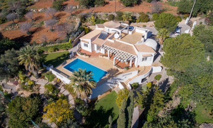 Se Villa | Beautiful 3-Bed Villa in Faro Spool & Seaview