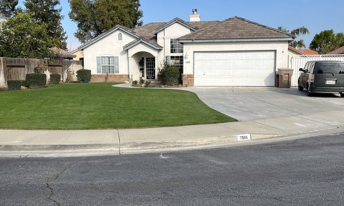 Pumpkin Center House | Beautiful 3-bedroom 2-baths with a pool and RV parking.