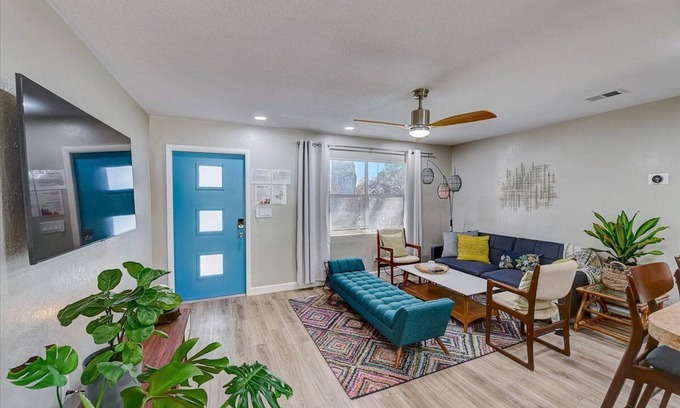 Walsingham House | Beautiful 3bd 2ba POOL Home near 15-20 min from Clearwater FL