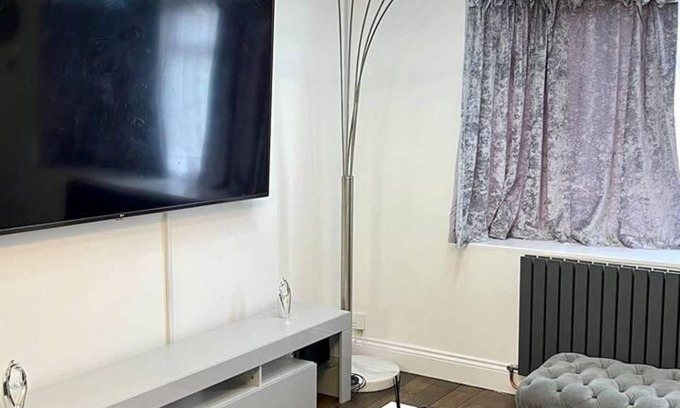Billericay House | Beautiful 4-bed House in Billericay