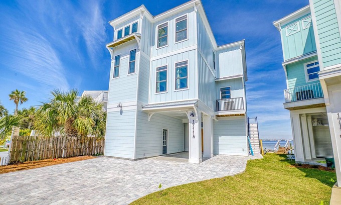 Pensacola Beach House | Beautiful 5 Bedroom, 4 Bath Waterfront Home w/Pool! Pet Friendly!