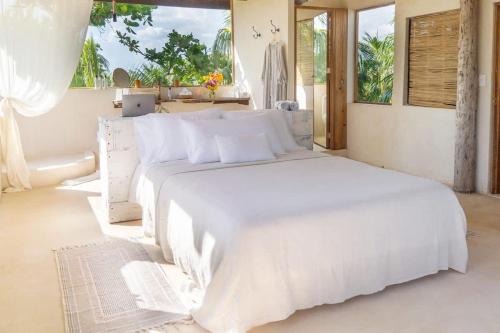 Zona Hotelera Villa | Beautiful 5 BR Beachfront Villa