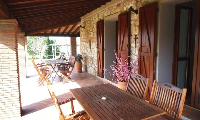 Magliano in Toscana Apartment | Beautiful apartment for 4 people with TV, pets allowed and parking