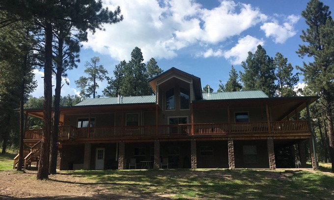 Eagar House | Beautiful Alpine Property on 40 Acres