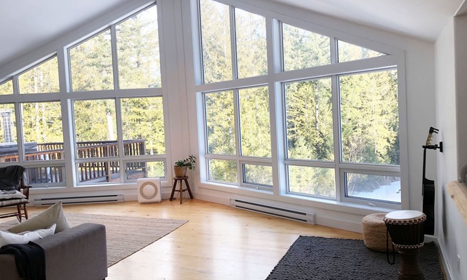 Mount Currie Ski Chalet | Beautiful and bright 4 bdrm chalet. Extreme comfort surrounded by nature’s best!
