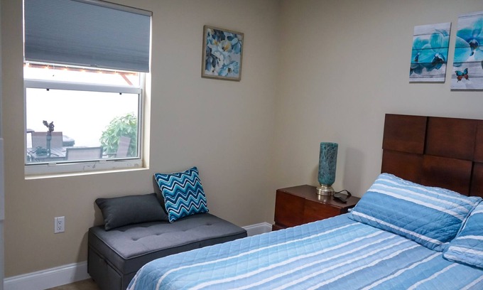 Flagami Apartment | Beautiful and cozy apartment.
