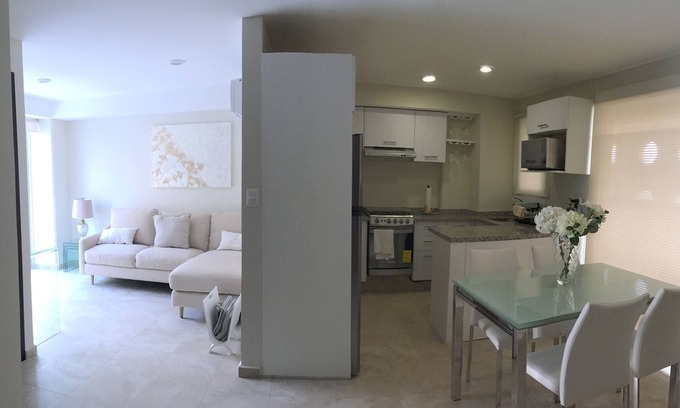 Puente del Mar Apartment | Beautiful and Safe Apartment at Acapulco Diamante